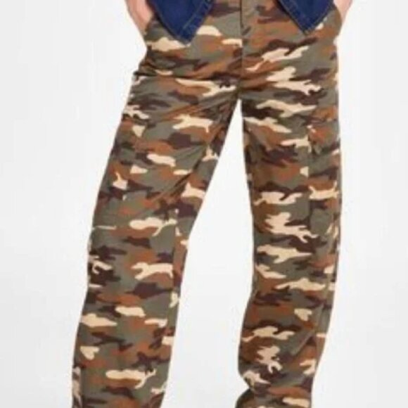 NWT Women's Levis 94 Baggy Cargo Pants Camouflage Wide Leg 30X30 - Picture 3 of 9
